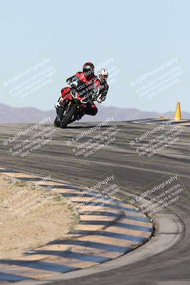 media/Dec-01-2025-Moto Forza (Mon) [[2daa91e15f]]/2-Intermediate Group/Session 2 (Turns 9 and 10)/